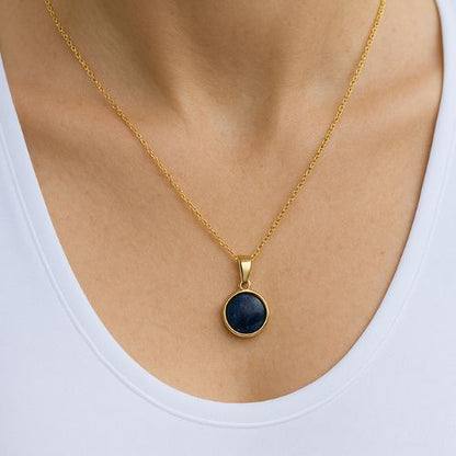 Madame Mantra Lapis Lazuli - Finances & Carrière